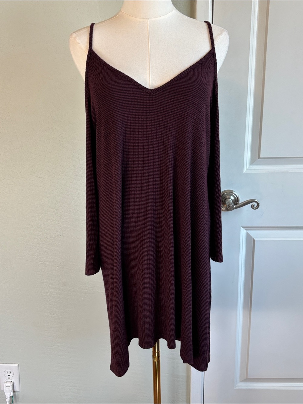 Bundle 2/$30! Audrey 3+1 Burgundy Wine Long-Sleeve Cold Shoulder A-Line Dress M